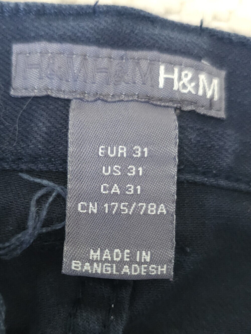 H&M Women's Dark Wash Slim Straight Stretch Jeans Size 31 - Picture 3 of 12